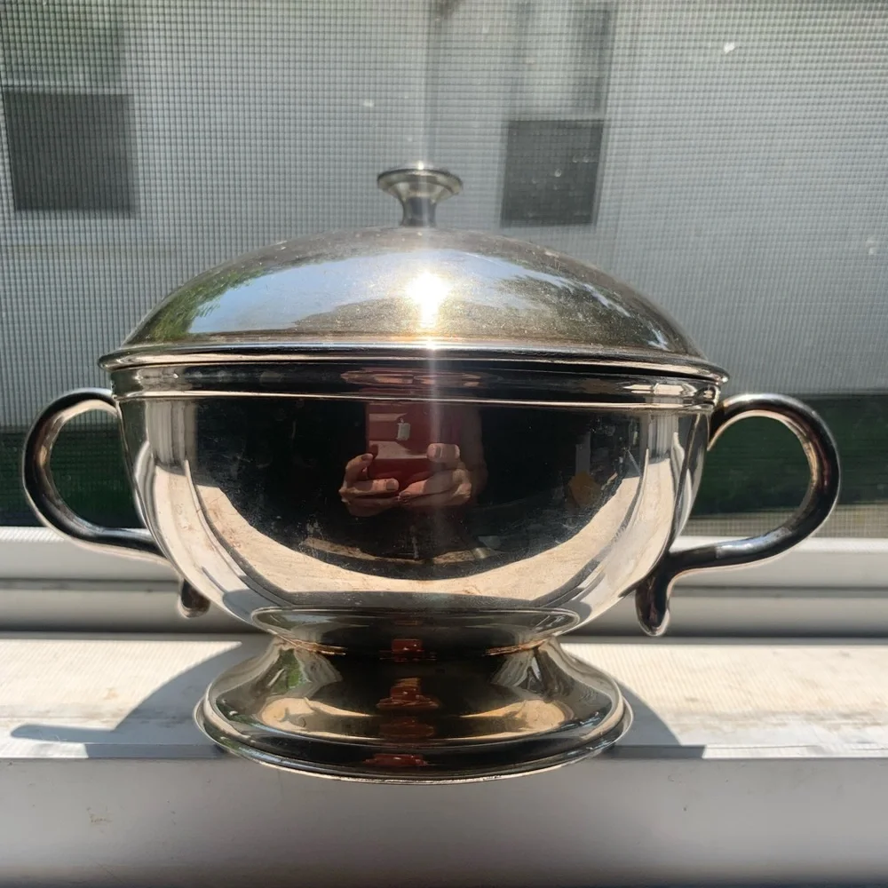 Great silver container with lid. - Picture 6 of 7